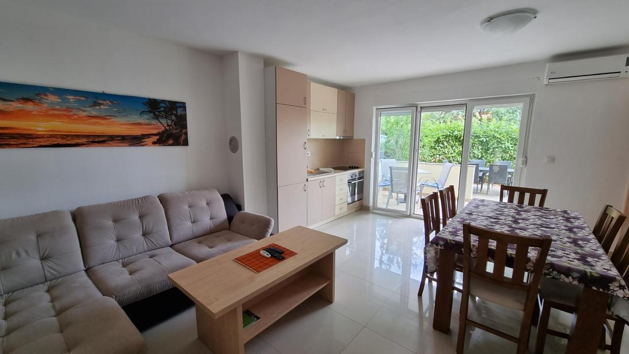 Apartments Bellator Šilo Екстериор снимка