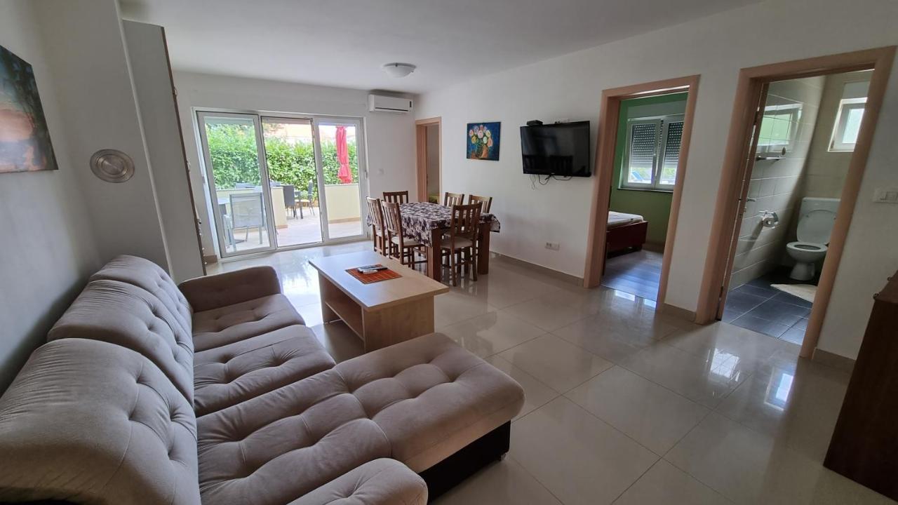 Apartments Bellator Šilo Екстериор снимка
