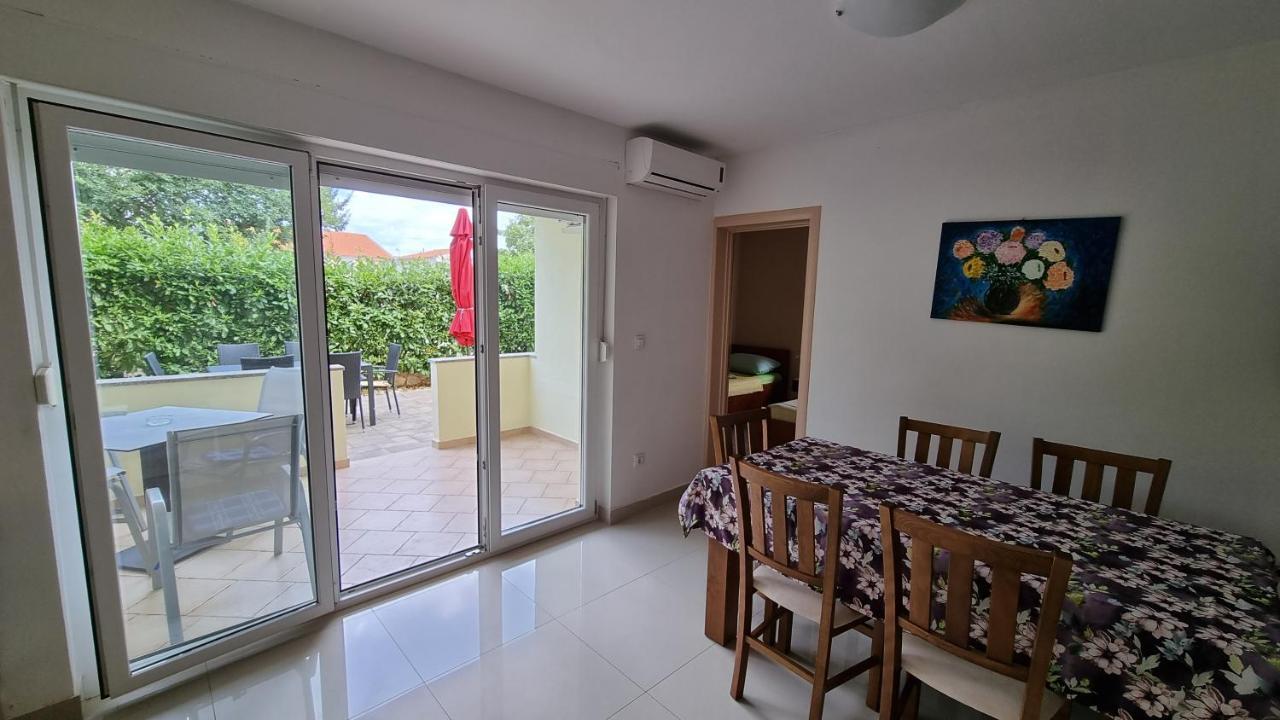 Apartments Bellator Šilo Екстериор снимка