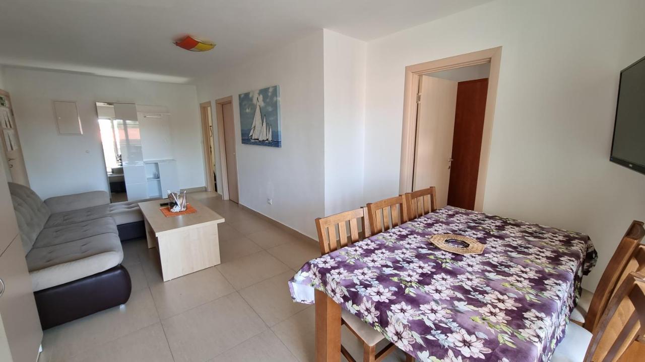 Apartments Bellator Šilo Екстериор снимка