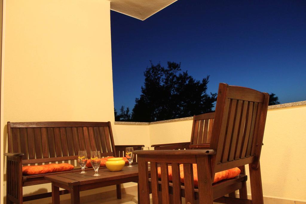 Apartments Bellator Šilo Екстериор снимка