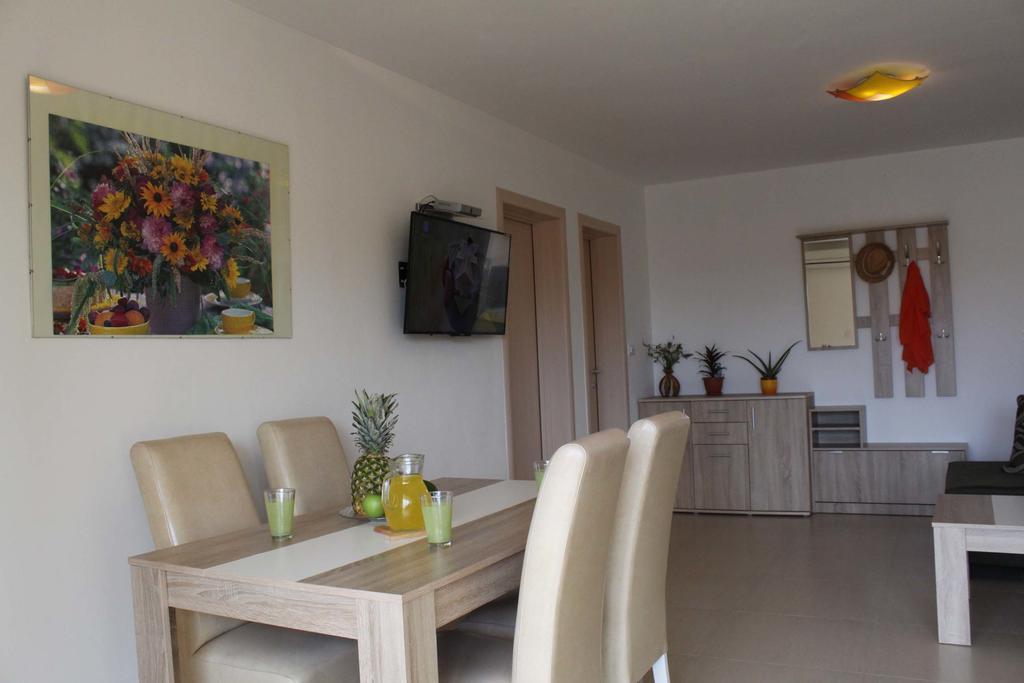 Apartments Bellator Šilo Екстериор снимка