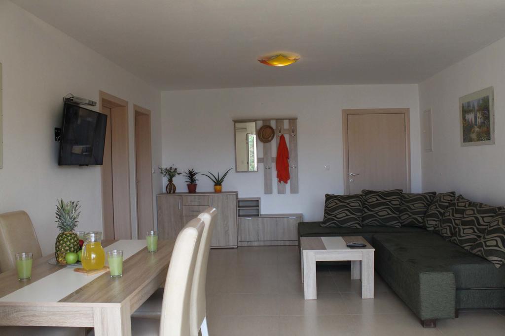 Apartments Bellator Šilo Екстериор снимка