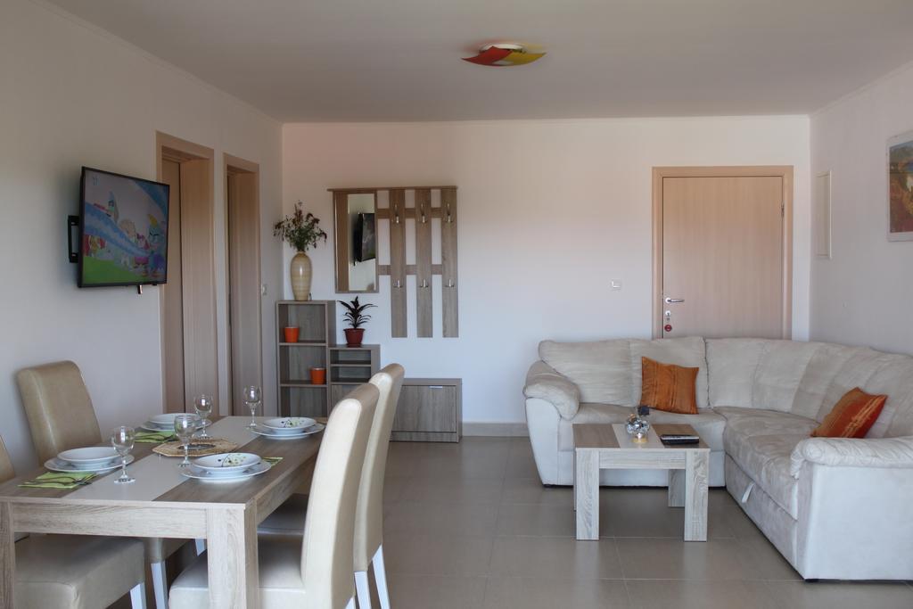 Apartments Bellator Šilo Екстериор снимка