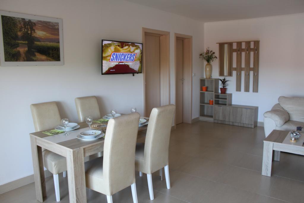 Apartments Bellator Šilo Екстериор снимка