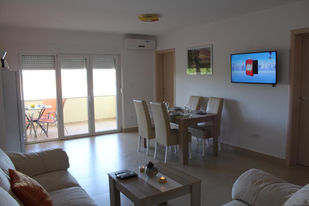 Apartments Bellator Šilo Екстериор снимка