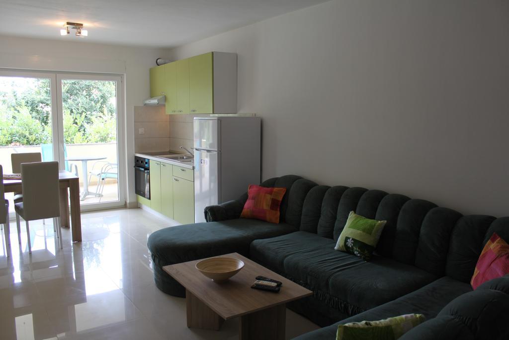 Apartments Bellator Šilo Екстериор снимка