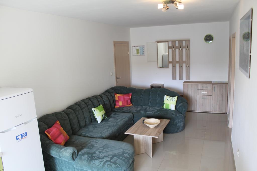 Apartments Bellator Šilo Екстериор снимка