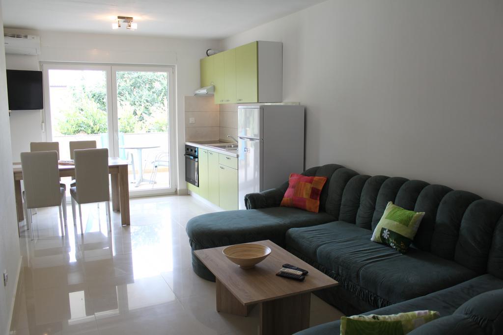 Apartments Bellator Šilo Екстериор снимка